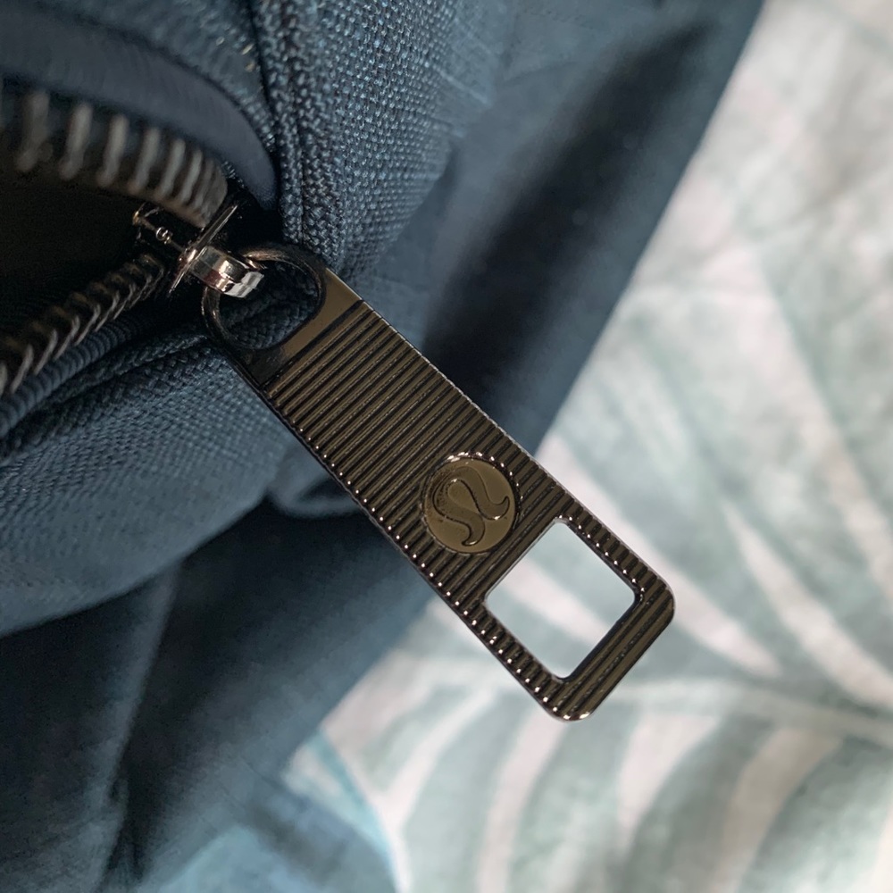 Lululemon Weekender/Duffle Bag - Picture 8 of 12